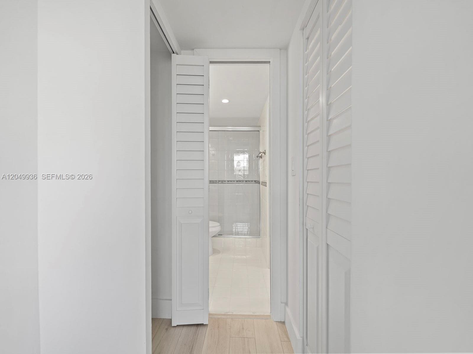 401 Ocean Dr 403 photo 13