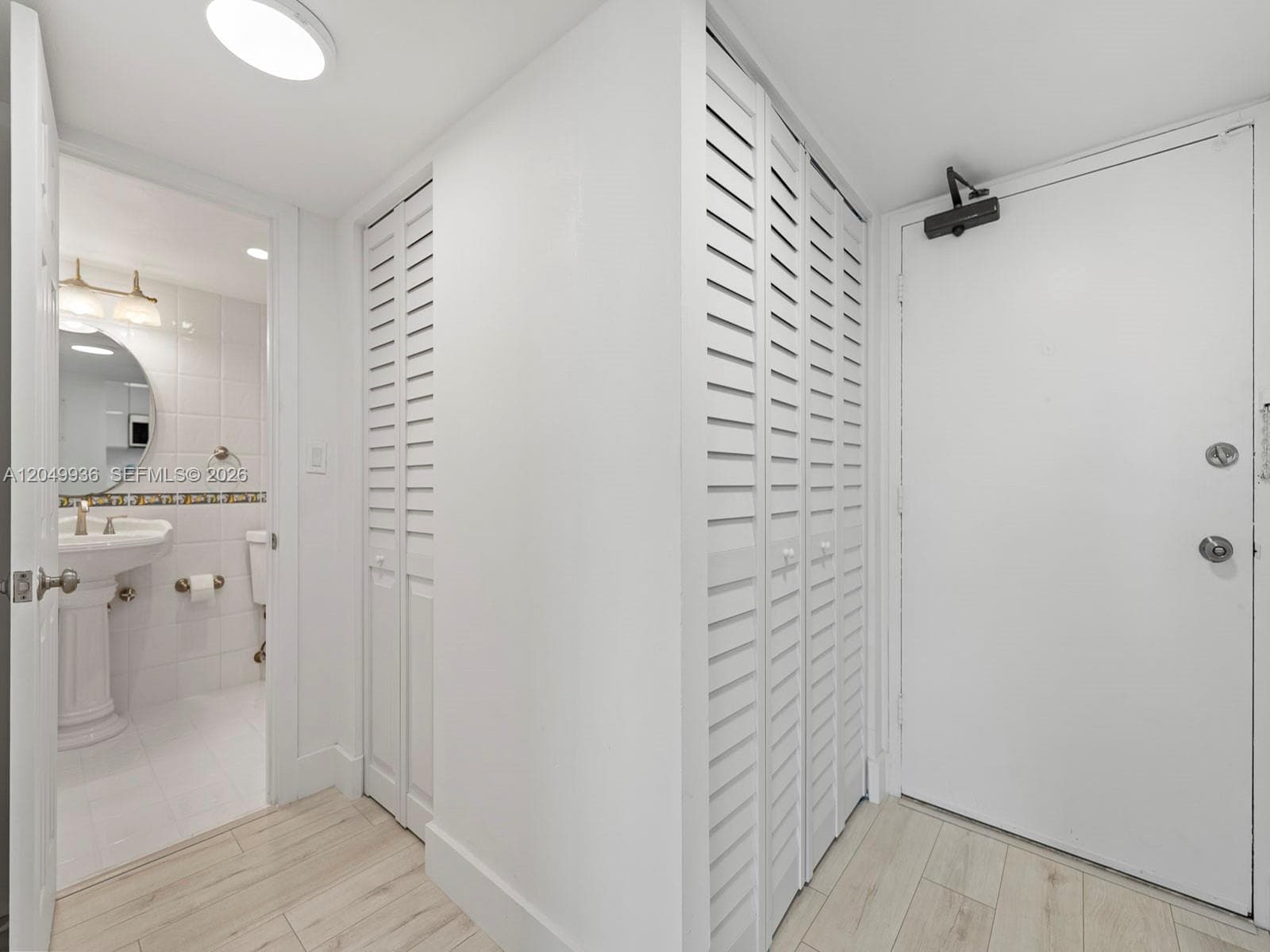 401 Ocean Dr 403 photo 16