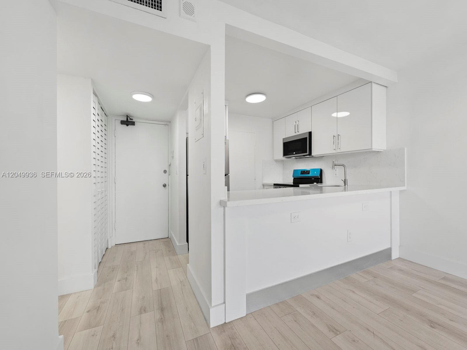 401 Ocean Dr 403 photo 7