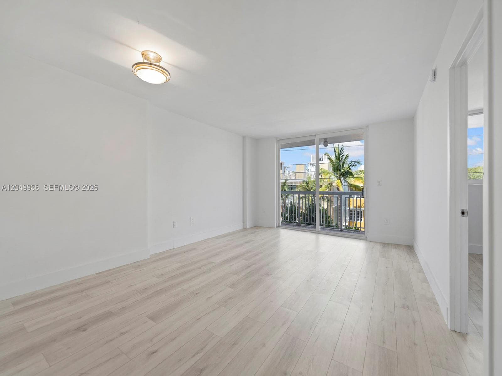 401 Ocean Dr 403 photo 9