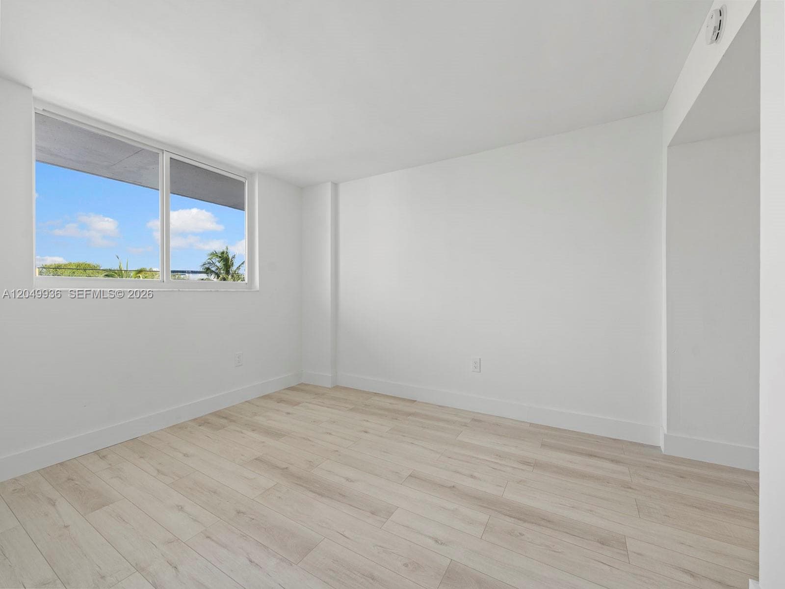 401 Ocean Dr 403 photo 18