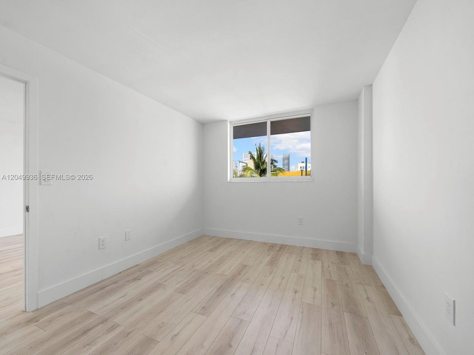 401 Ocean Dr 403 photo 19