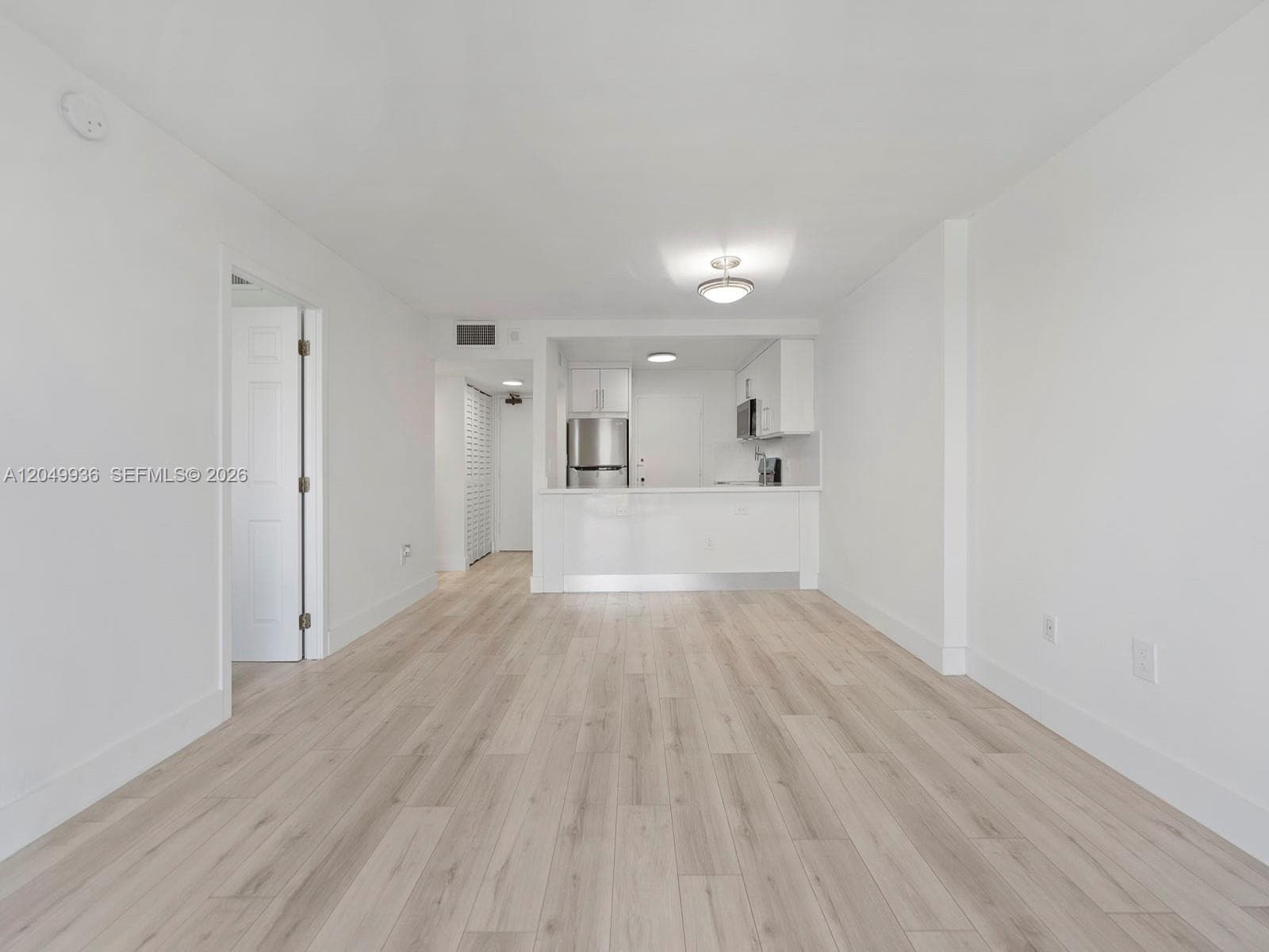 401 Ocean Dr 403 photo 8