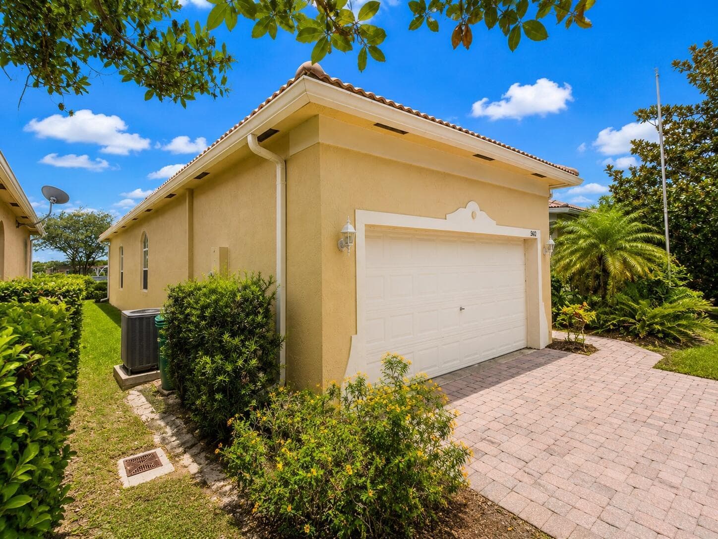 5940 Spanish River Road photo 2