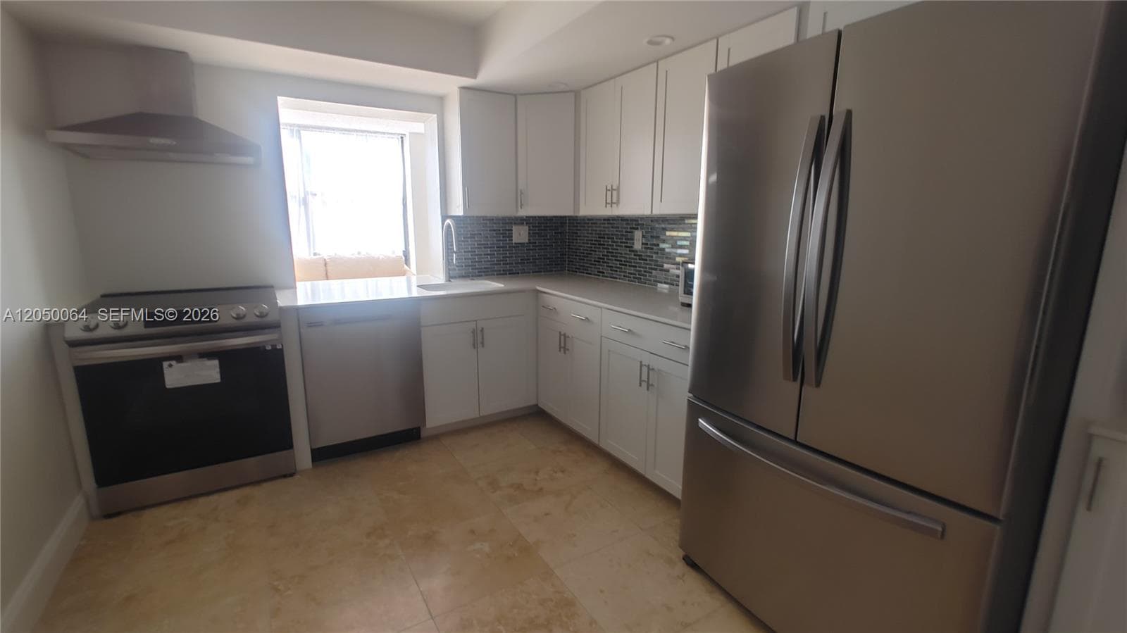 1000 Parkview Dr 125 photo 2