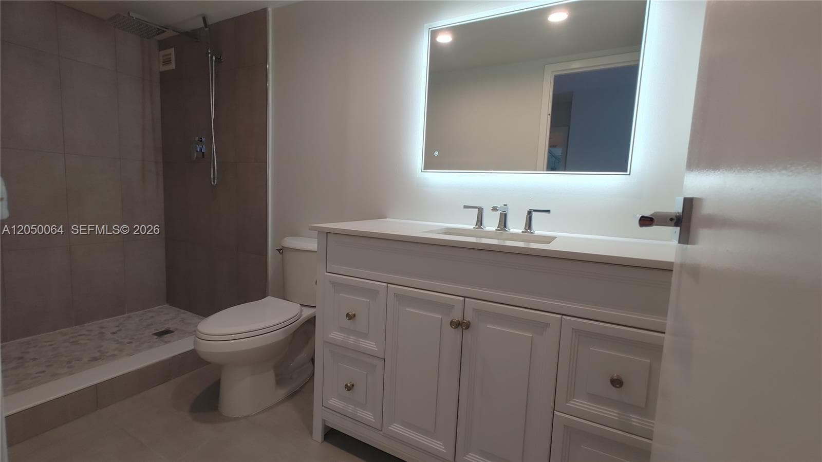 1000 Parkview Dr 125 photo 5