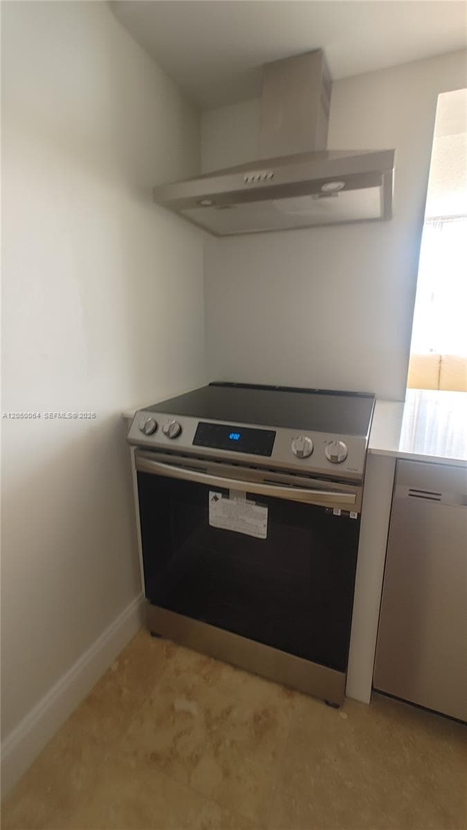 1000 Parkview Dr 125 photo 4