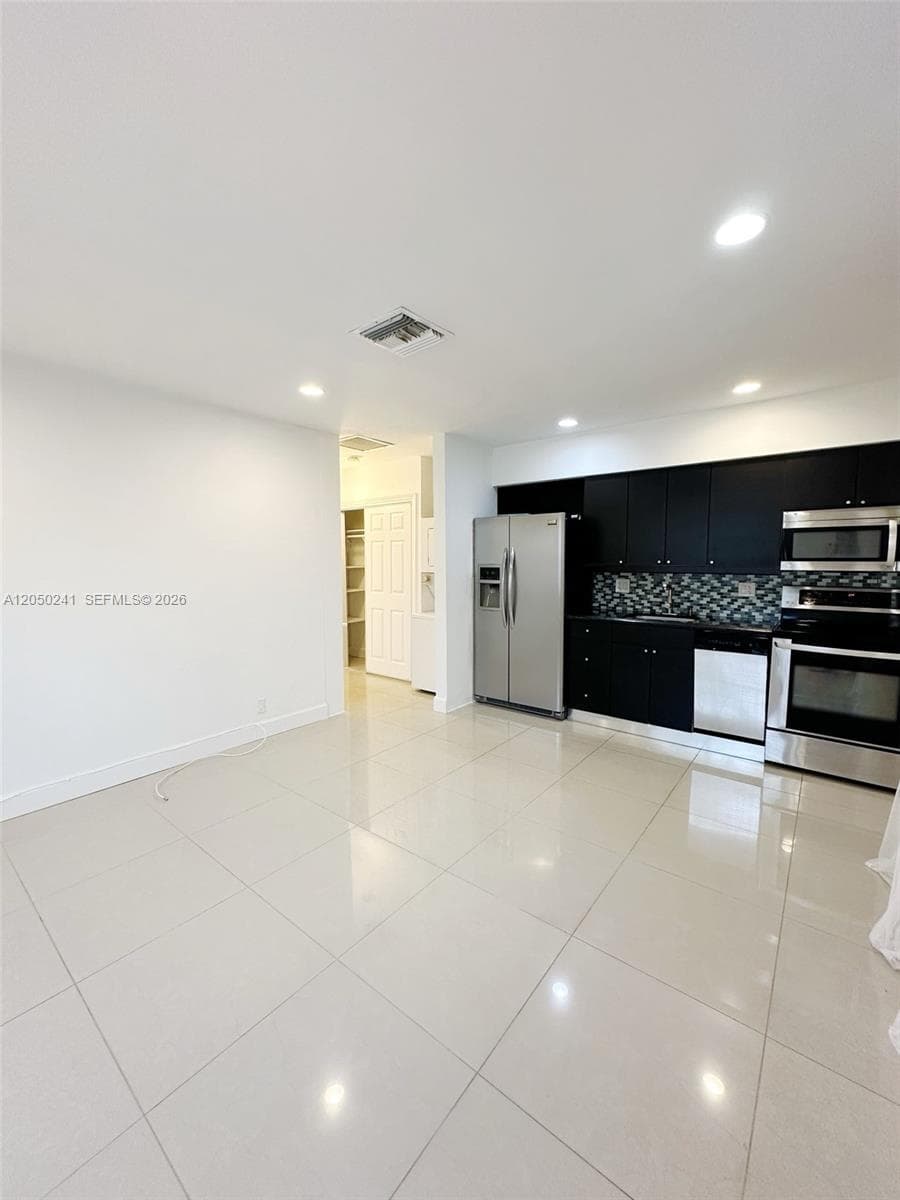 317 Hendricks Isle 1 photo 2