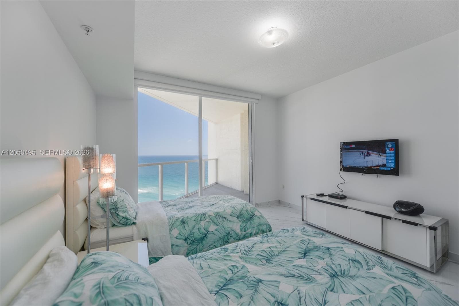 16699 Collins Ave 2004 photo 17