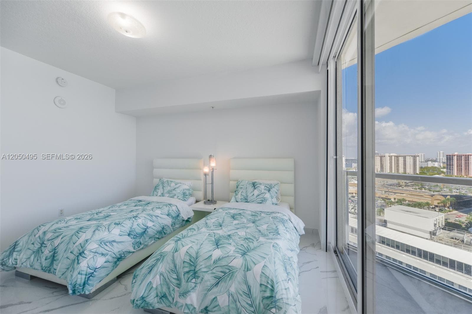 16699 Collins Ave 2004 photo 16