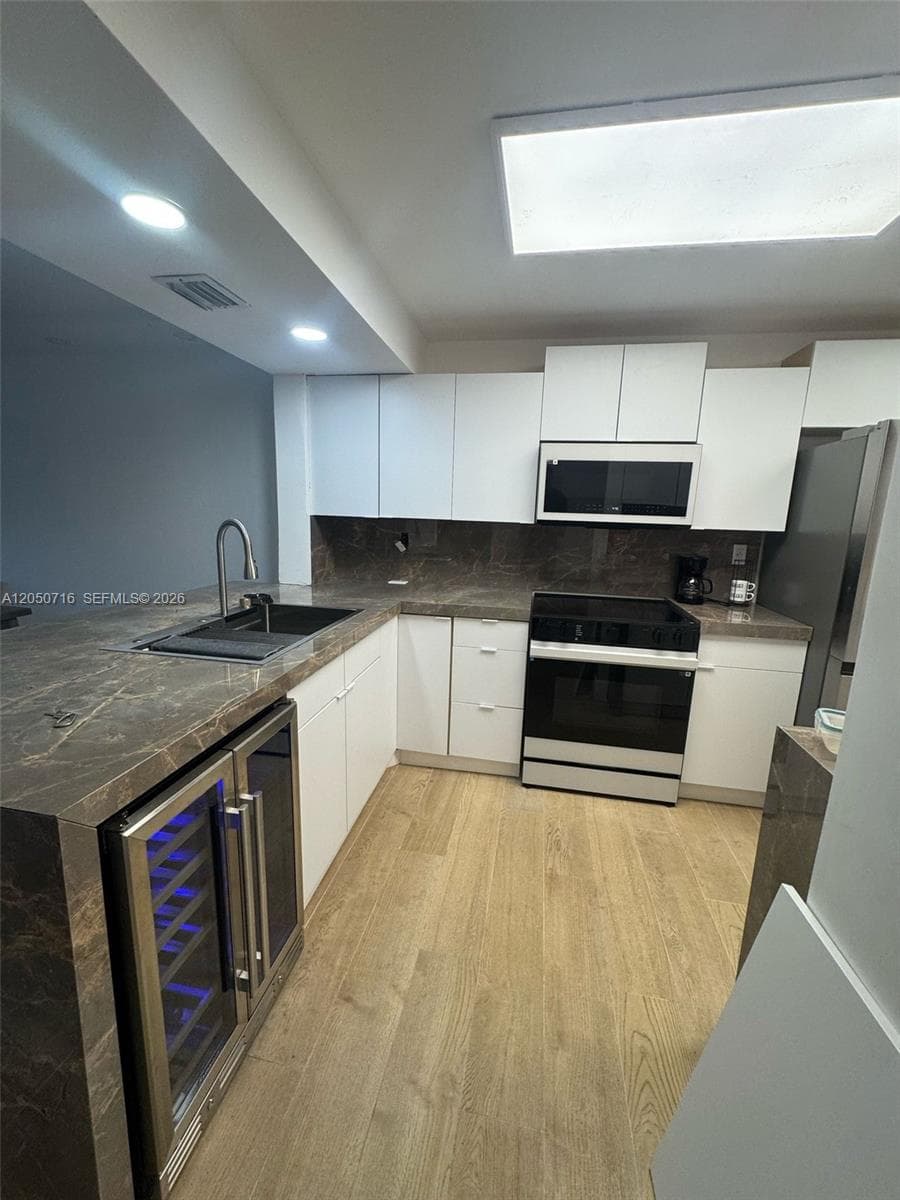 10044 S Ocean Dr 105 photo 2