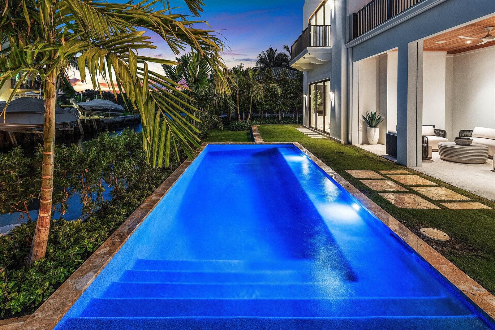819 Bamboo Lane photo 3