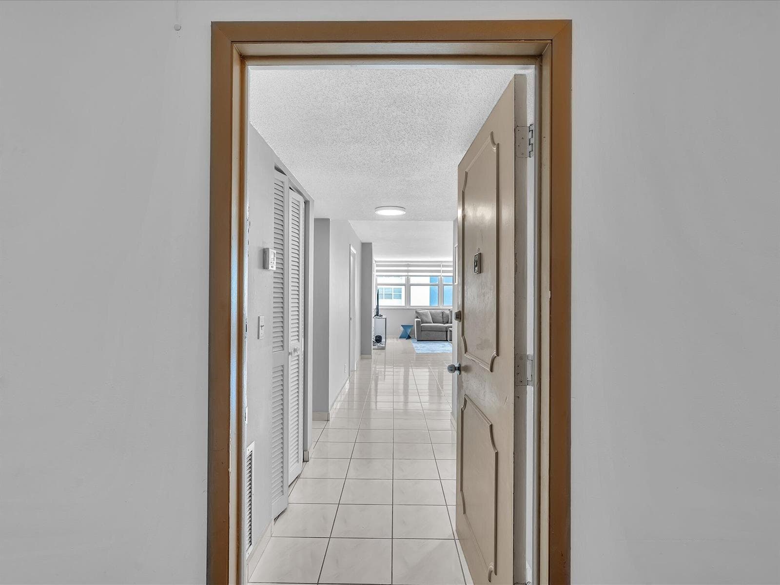 1410 S Ocean Drive 1103 photo 2