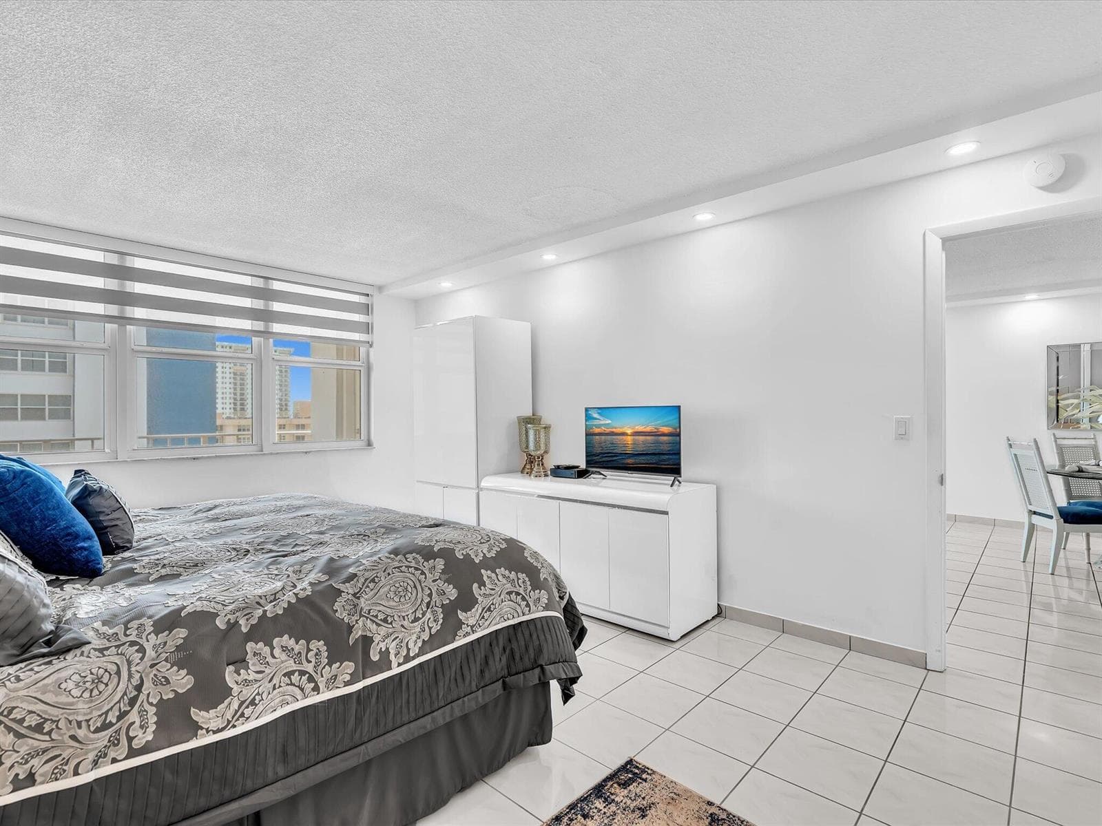 1410 S Ocean Drive 1103 photo 22