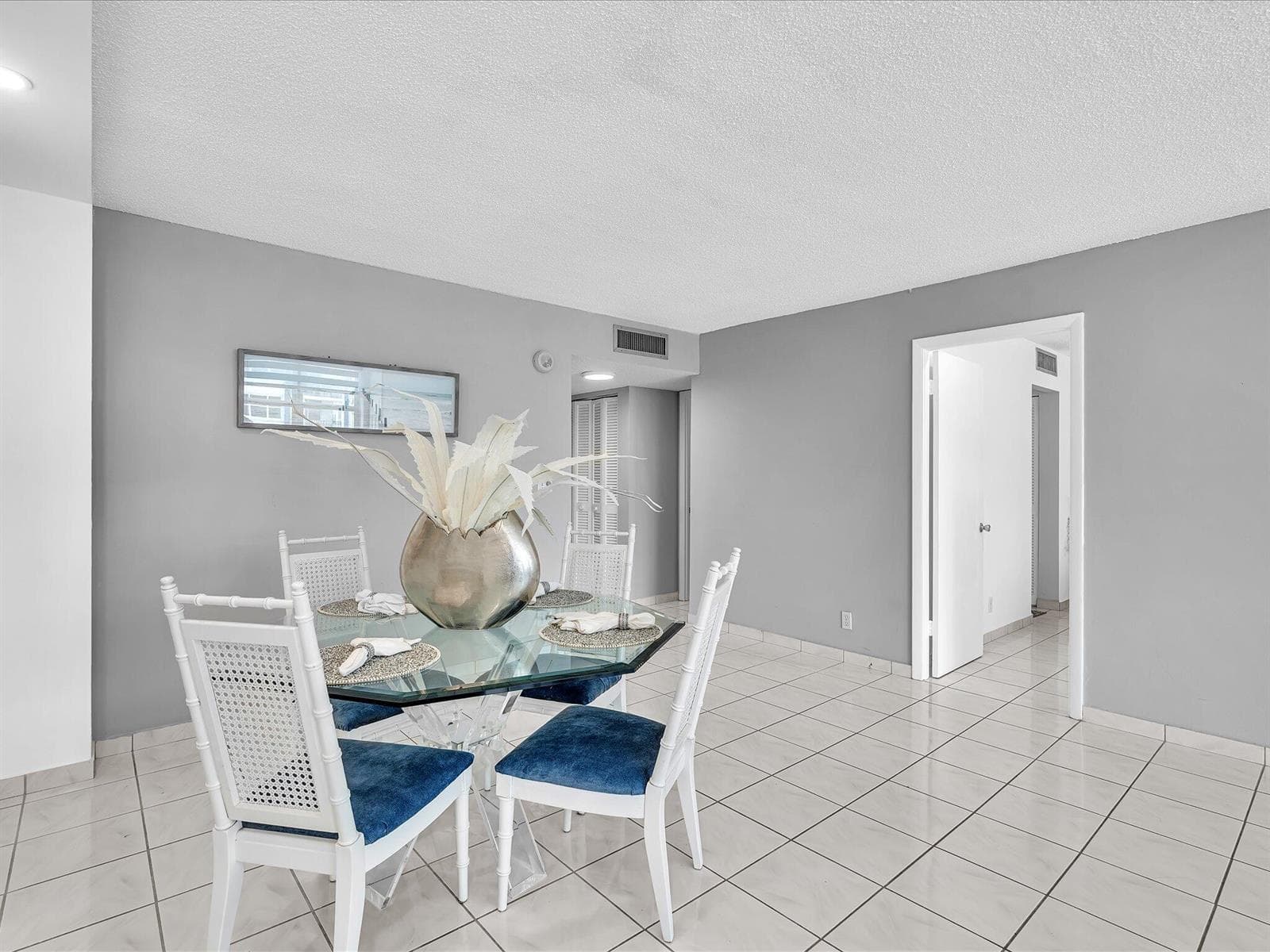 1410 S Ocean Drive 1103 photo 15
