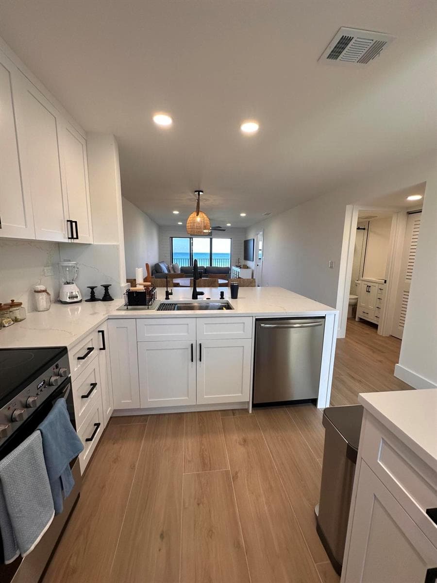 7430 S Ocean Drive 319 photo 7
