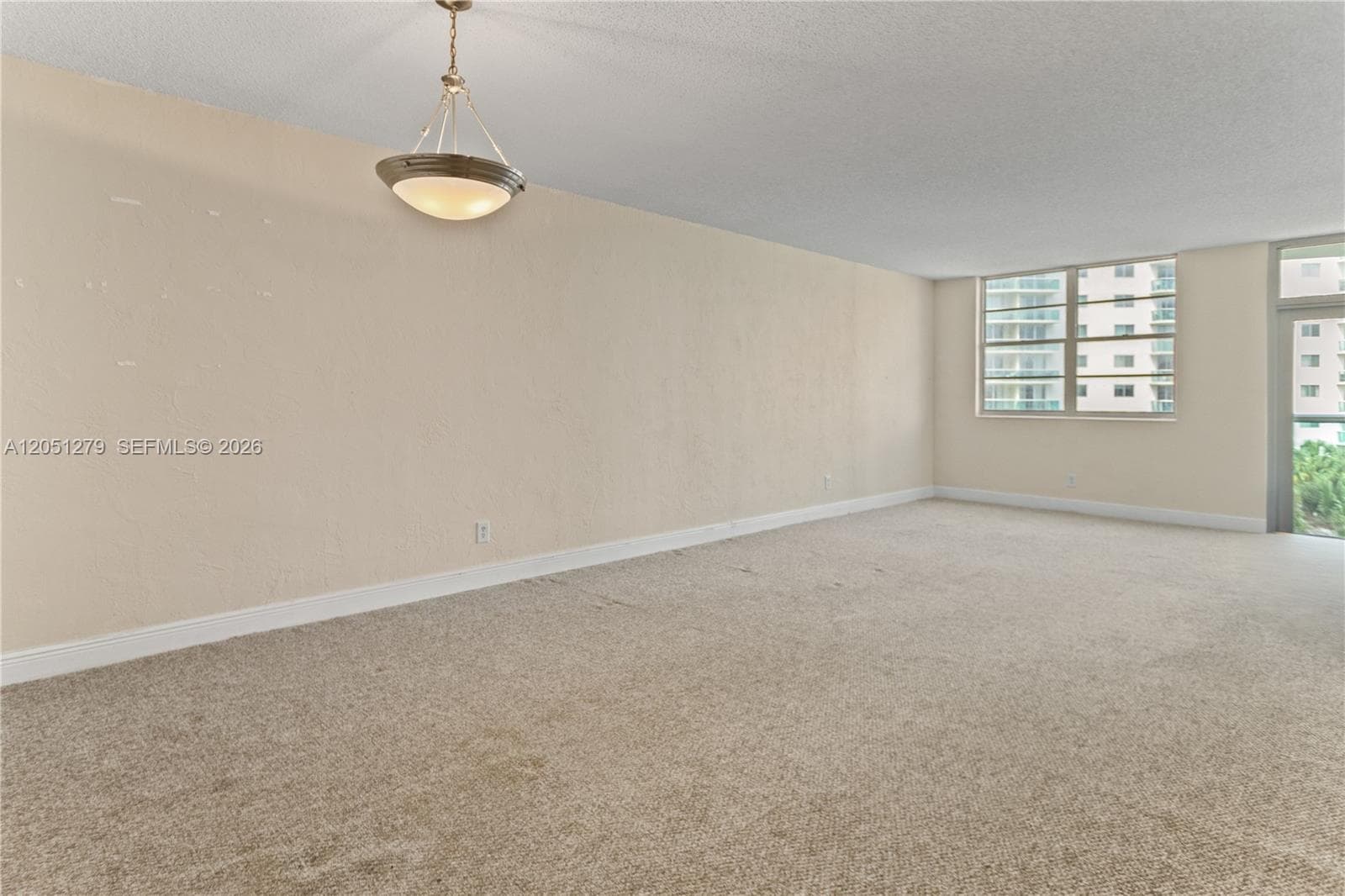 19390 Collins Ave 516 photo 11