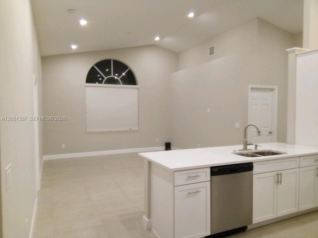 9367 LAKE SERENA photo 13