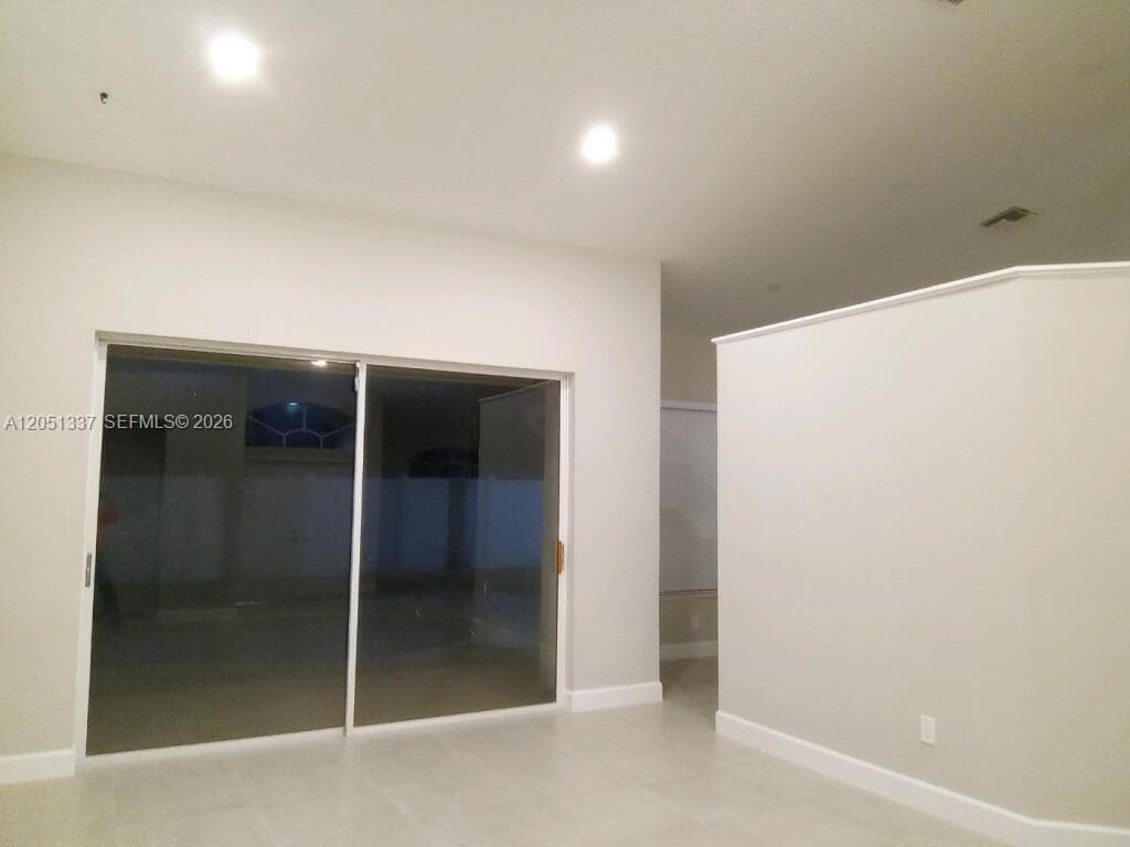 9367 LAKE SERENA photo 7