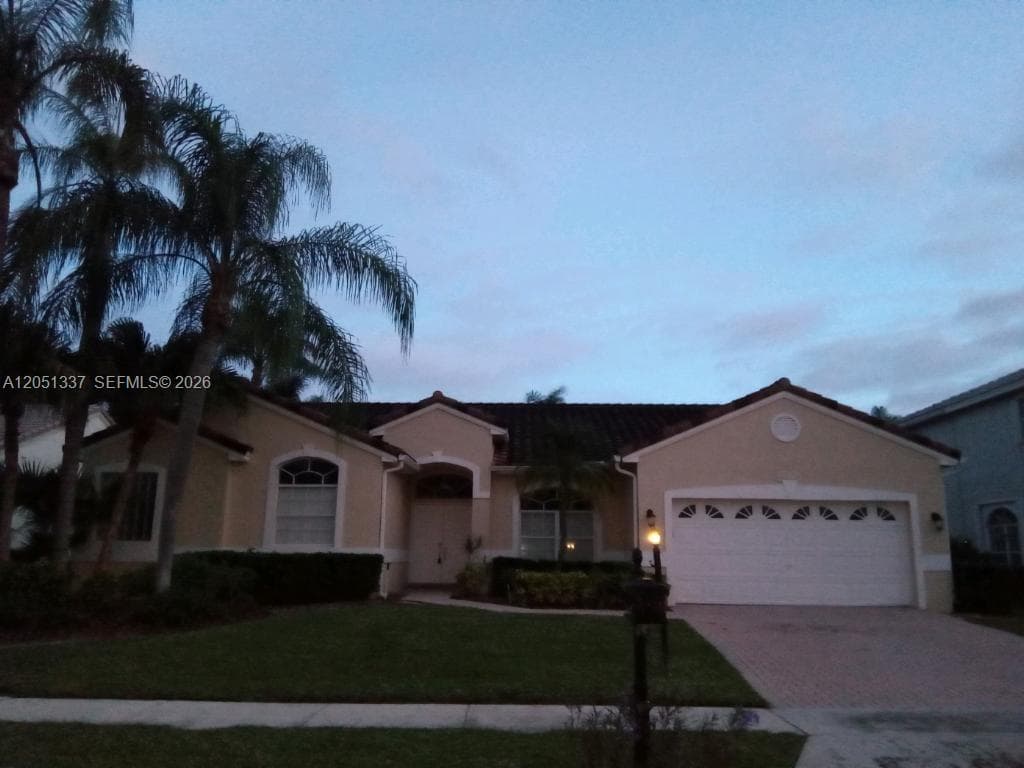 9367 LAKE SERENA photo 15