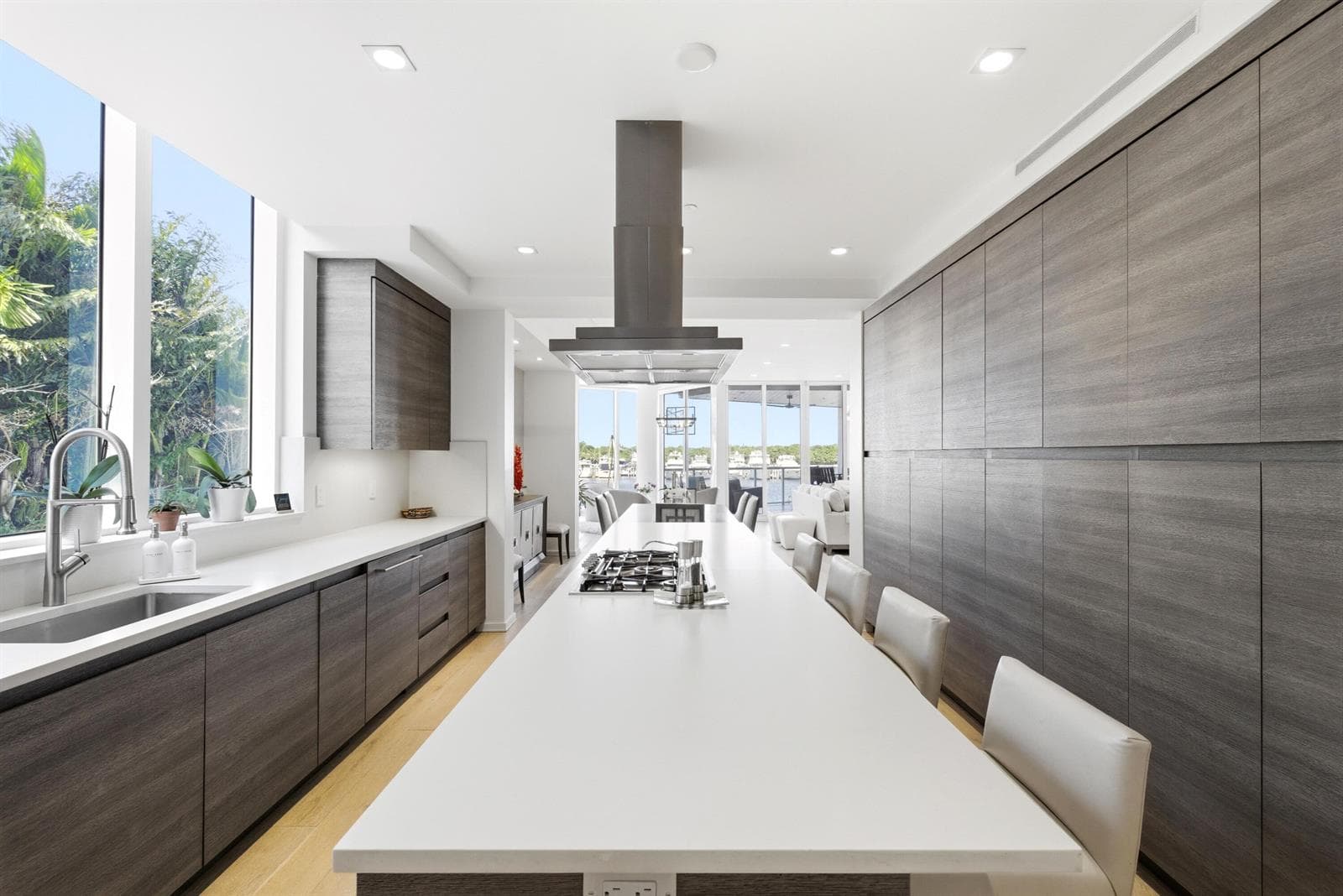 1110 Seminole Drive 201 photo 19
