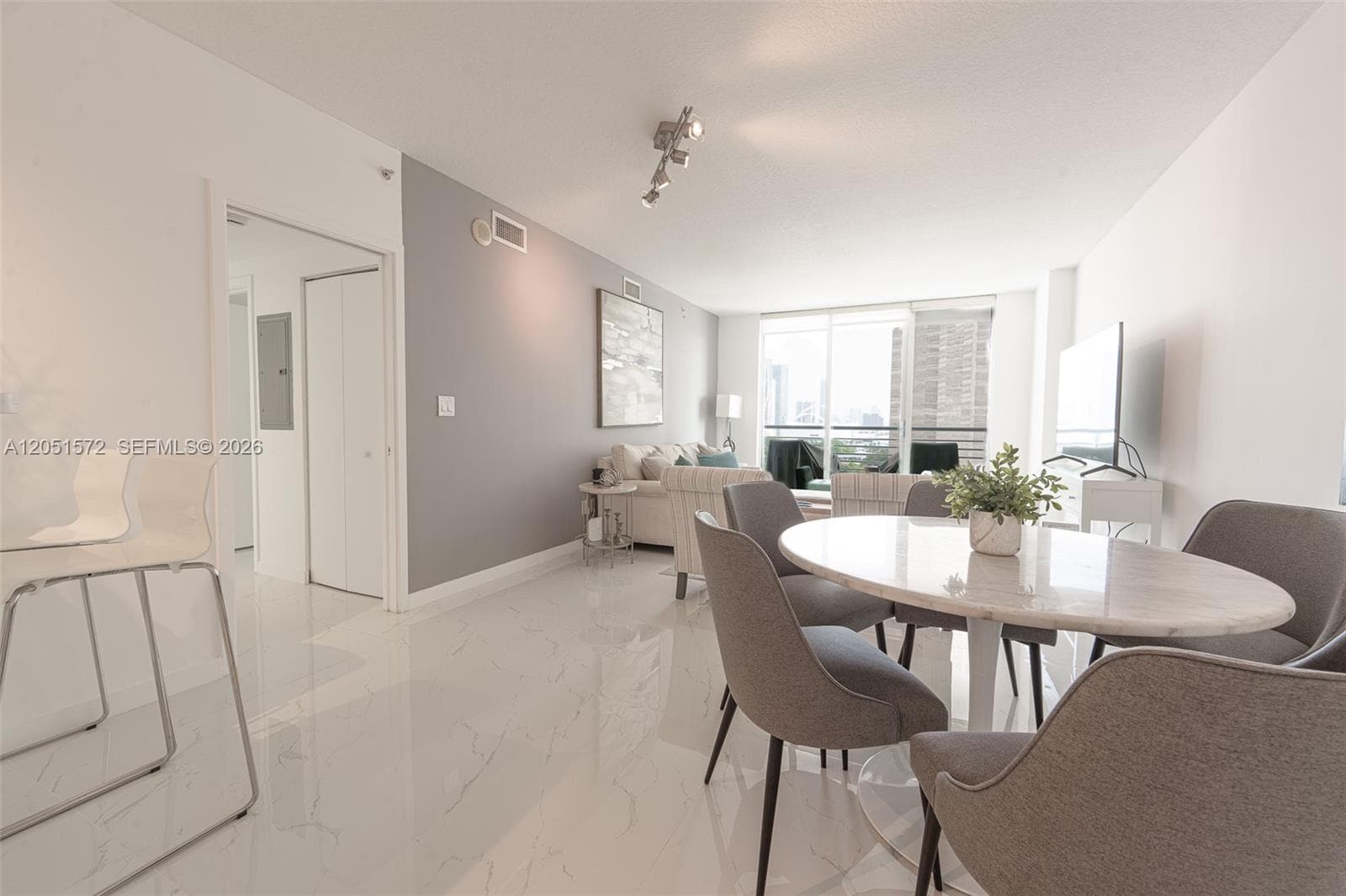 335 S Biscayne Blvd 1600 photo 3