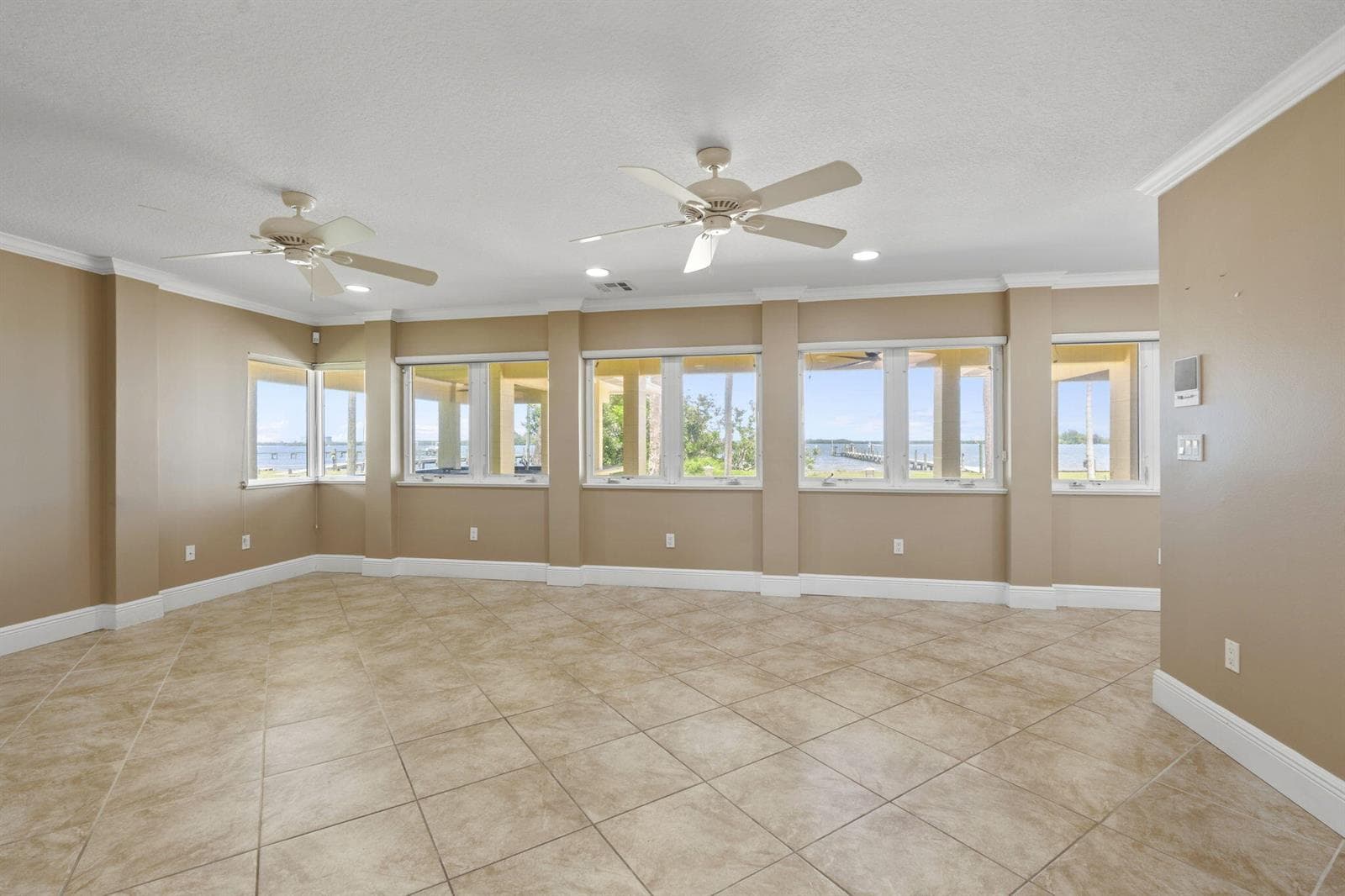 3209 N Indian River Drive photo 20