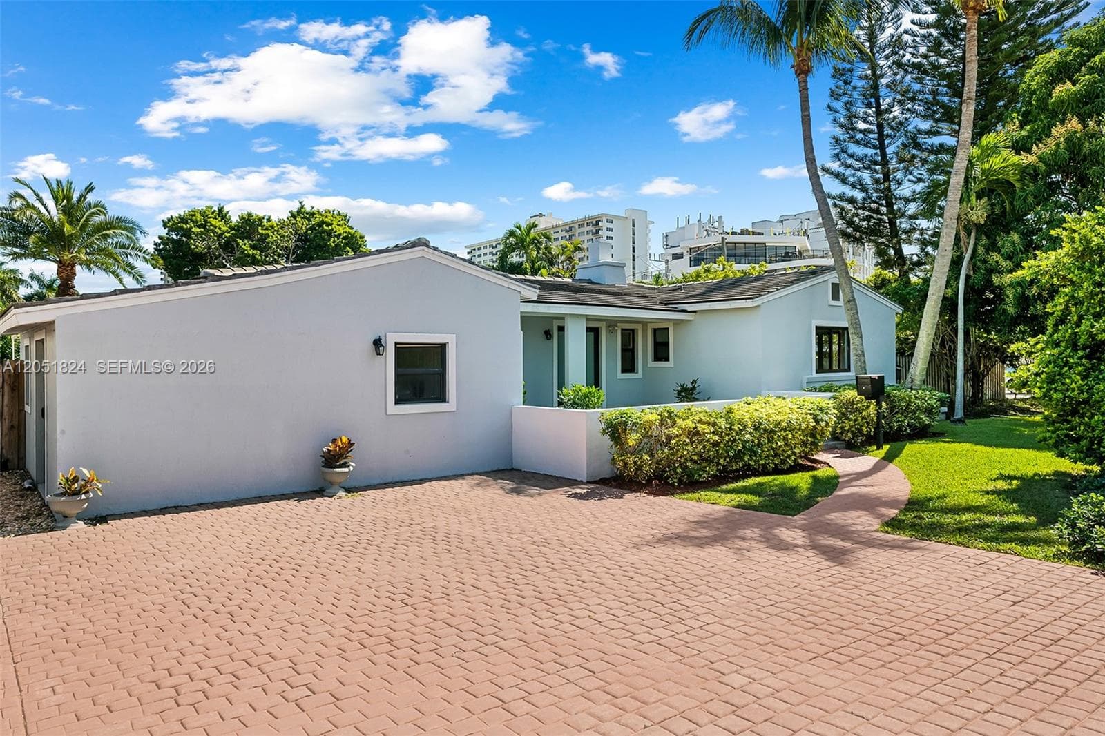 2301 E Las Olas Blvd photo 3