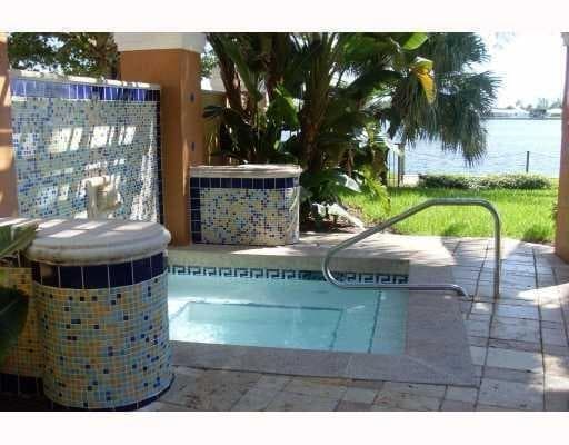 123 Yacht Club Way 207 photo 17