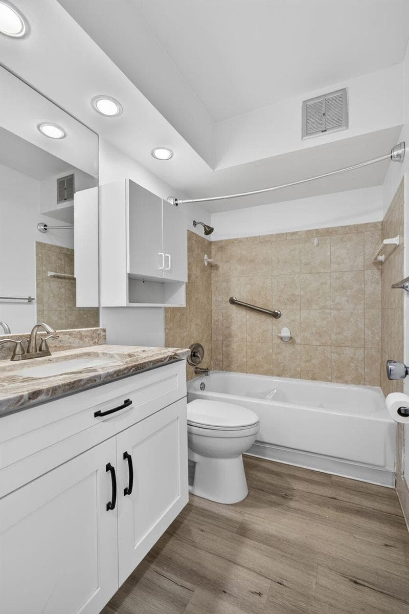 100 Shore Court 307 photo 21