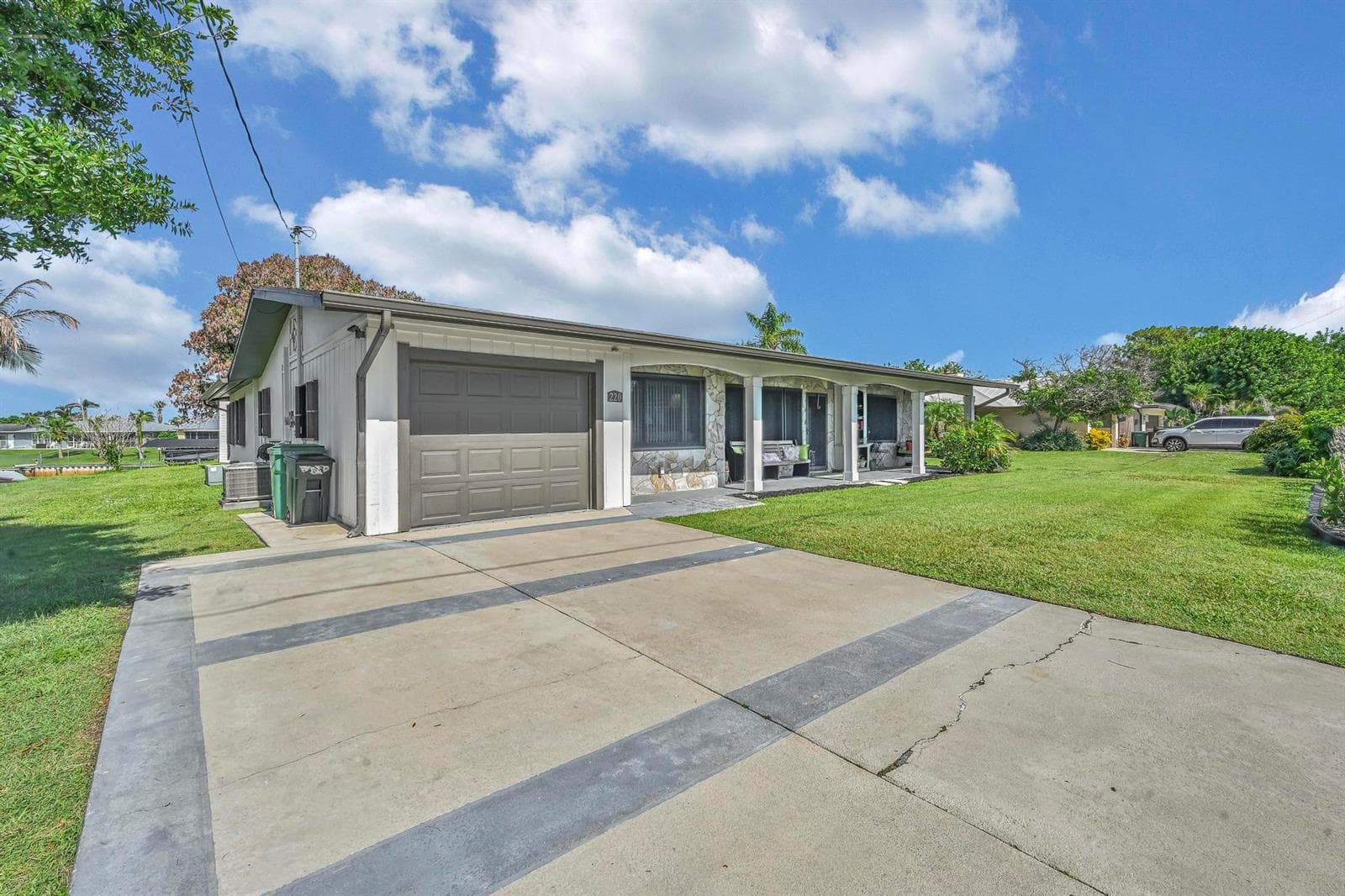 220 Riomar Drive photo 6