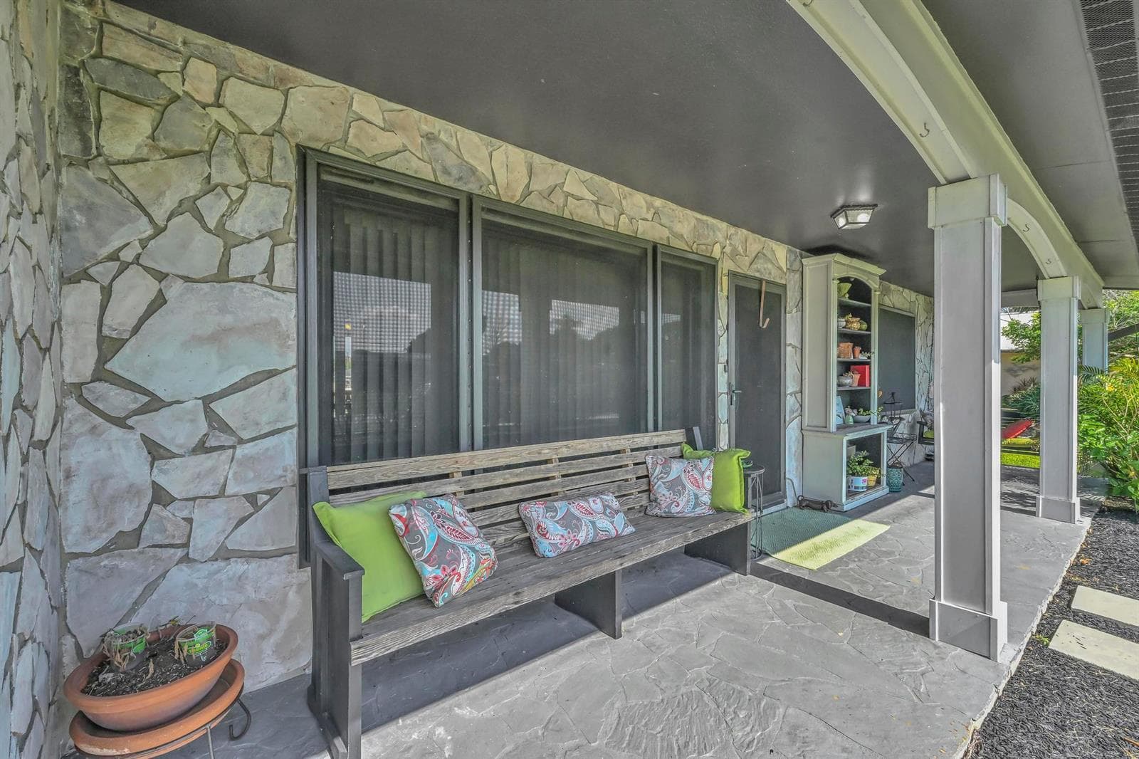 220 Riomar Drive photo 8
