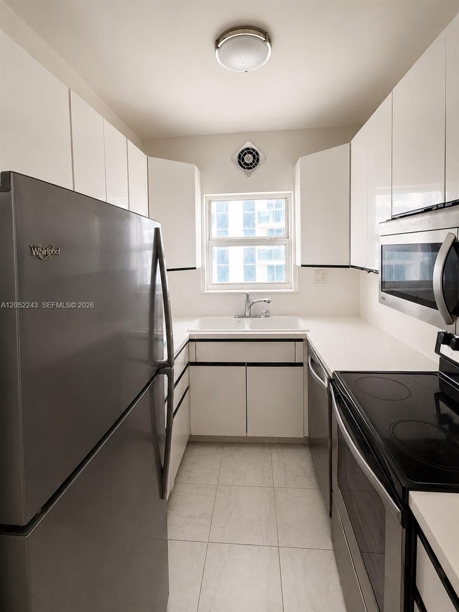 4747 Collins Ave 708 photo 4
