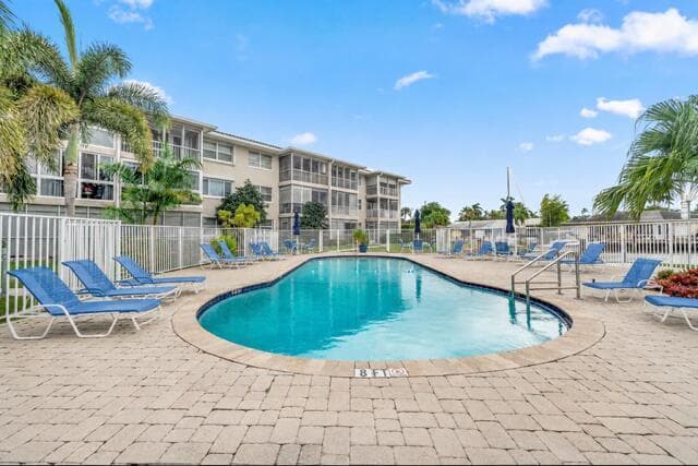 900 SW 12th Street 206 photo 16