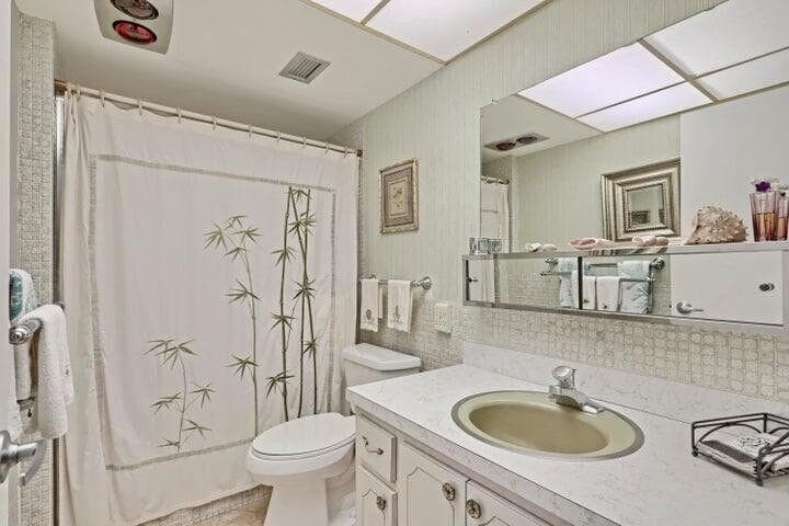 501 LAKE SHORE Drive 206 photo 20
