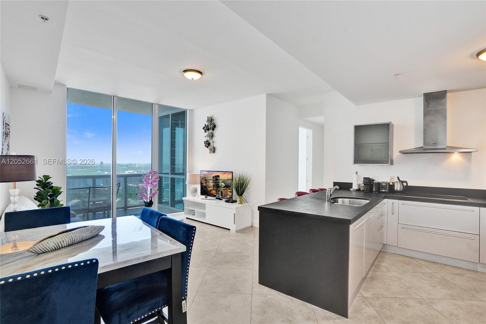 18201 Collins Ave 4705 photo 2