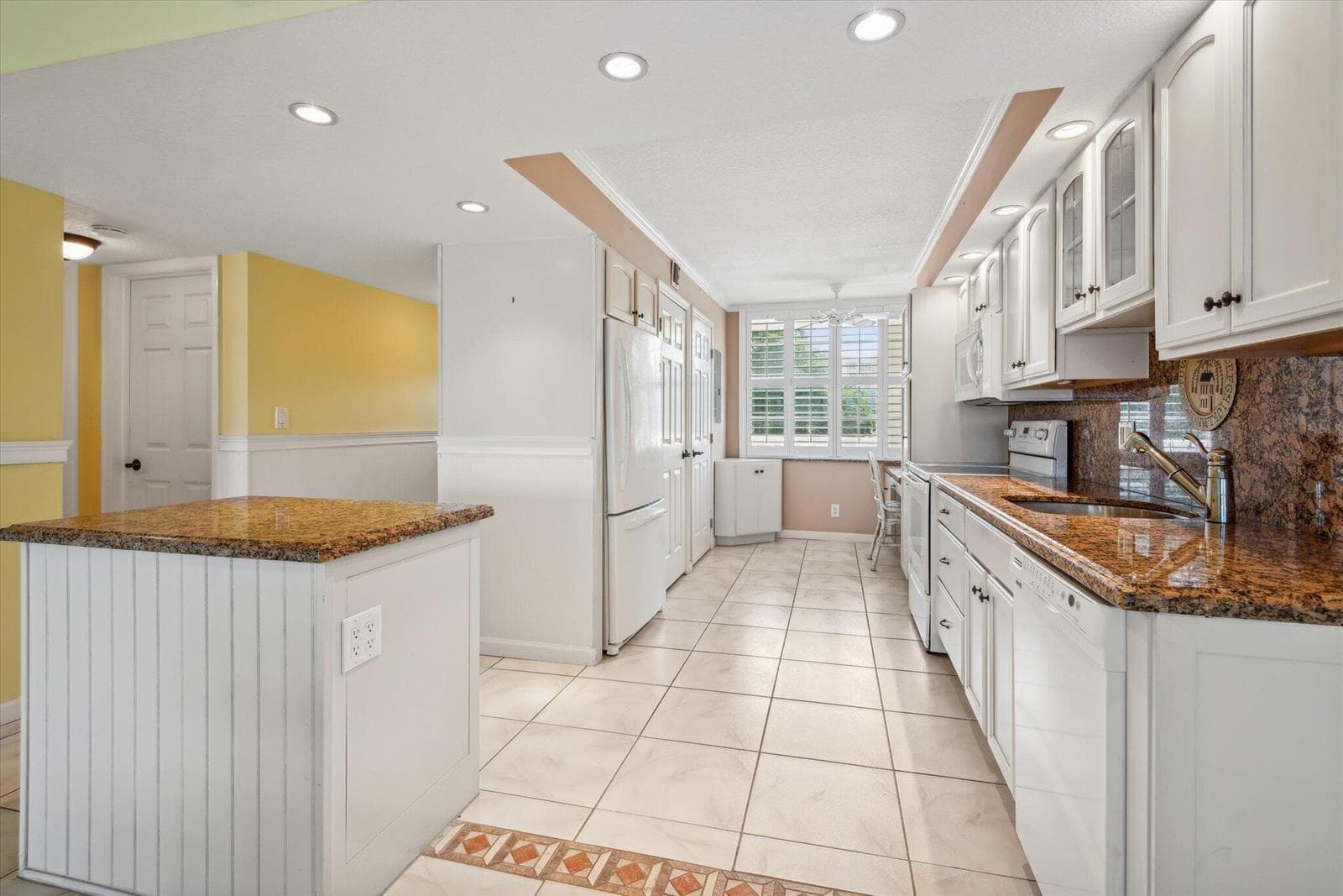 985 SE 19TH Avenue 303 photo 13