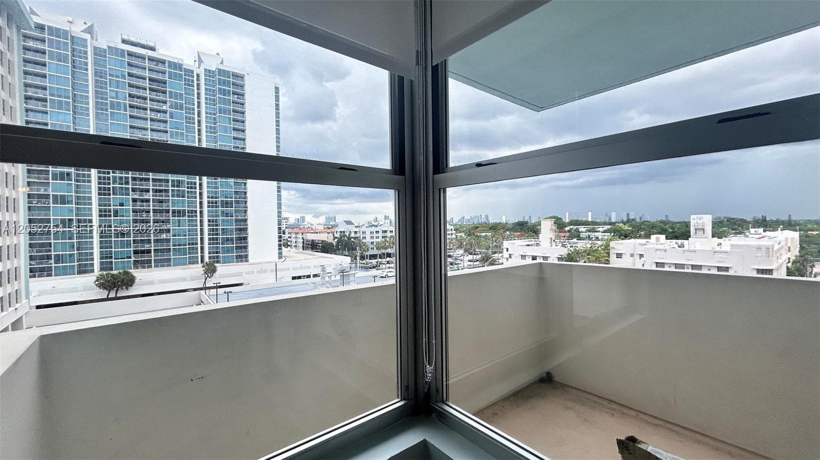 2899 Collins Ave 724 photo 17