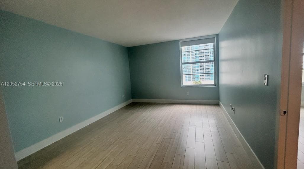 2899 Collins Ave 724 photo 9