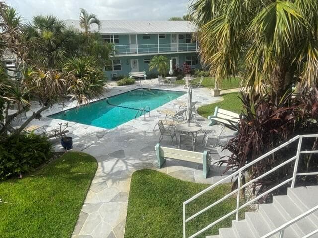 400 Northlake Court 204 photo 15