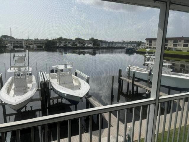 400 Northlake Court 204 photo 11