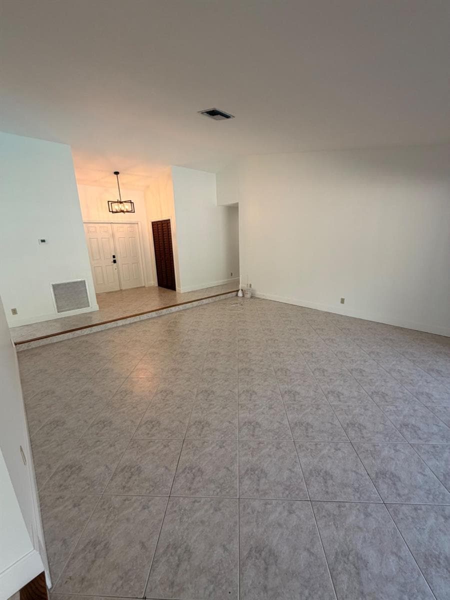 21092 SHADY VISTA Lane photo 3