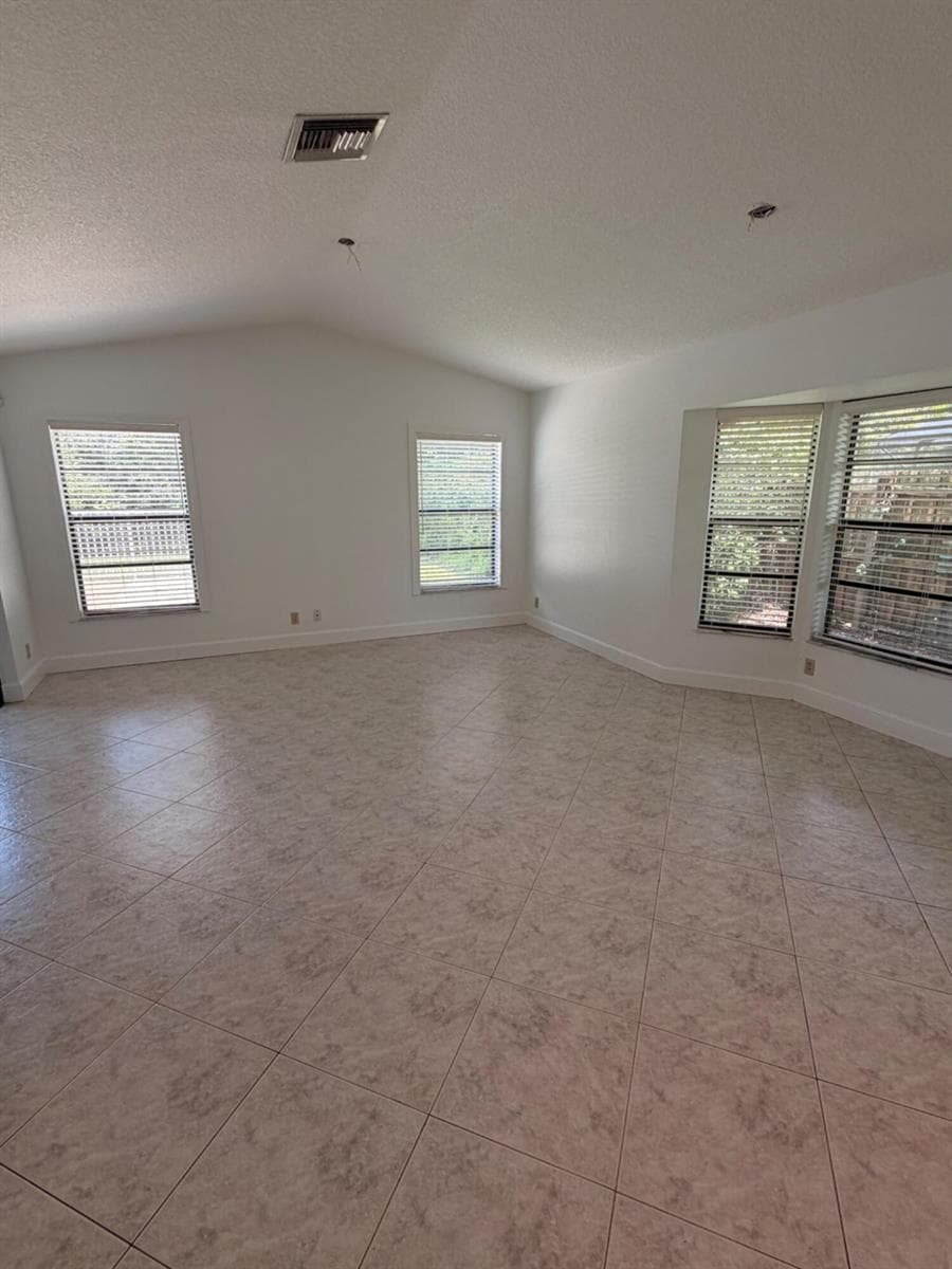 21092 SHADY VISTA Lane photo 4