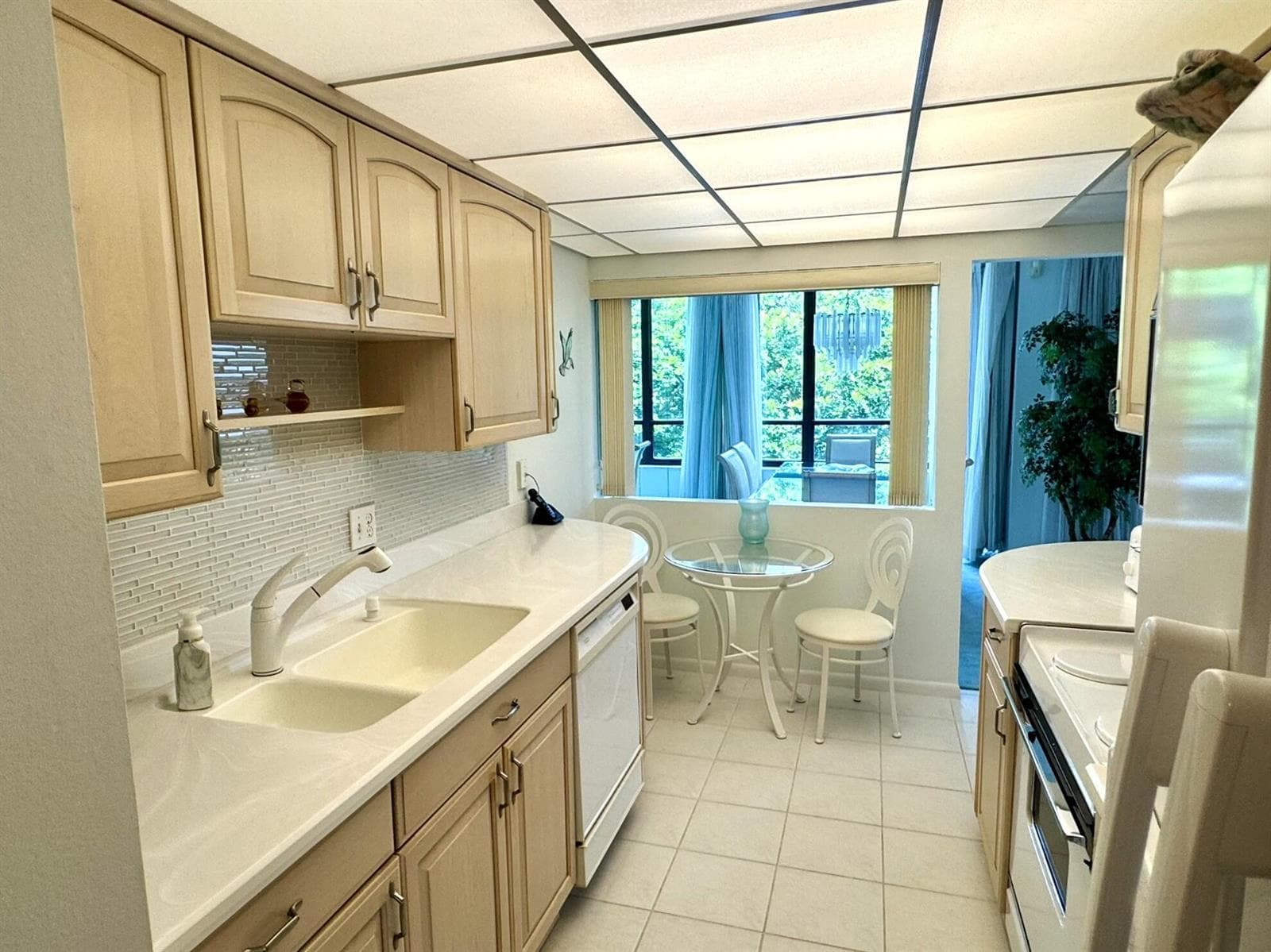 799 Jeffery Street 4100 photo 6