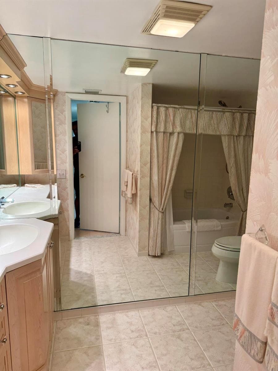 799 Jeffery Street 4100 photo 18