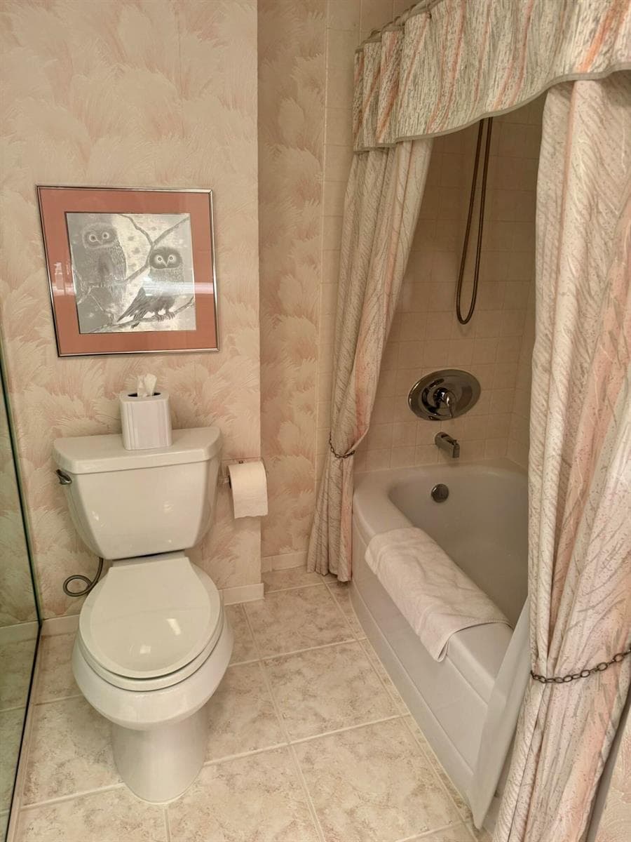 799 Jeffery Street 4100 photo 19