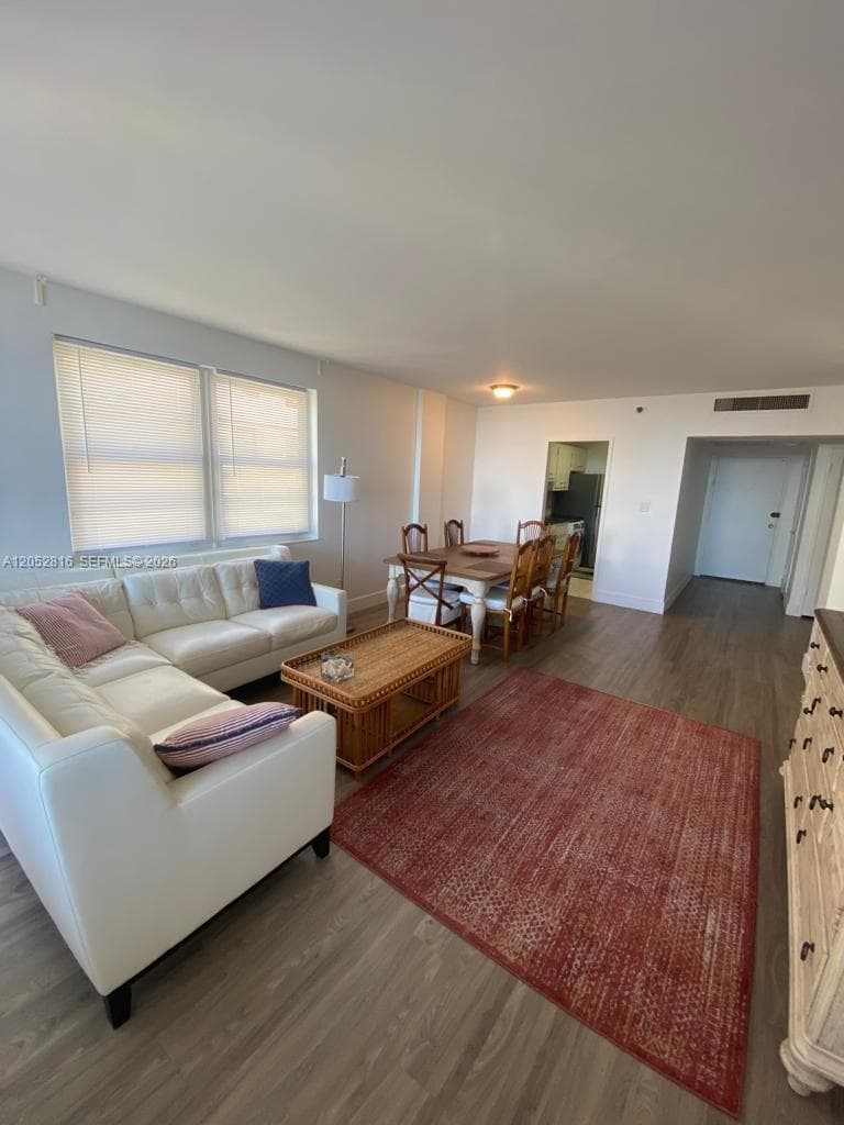 100 Lincoln Rd 721 photo 3
