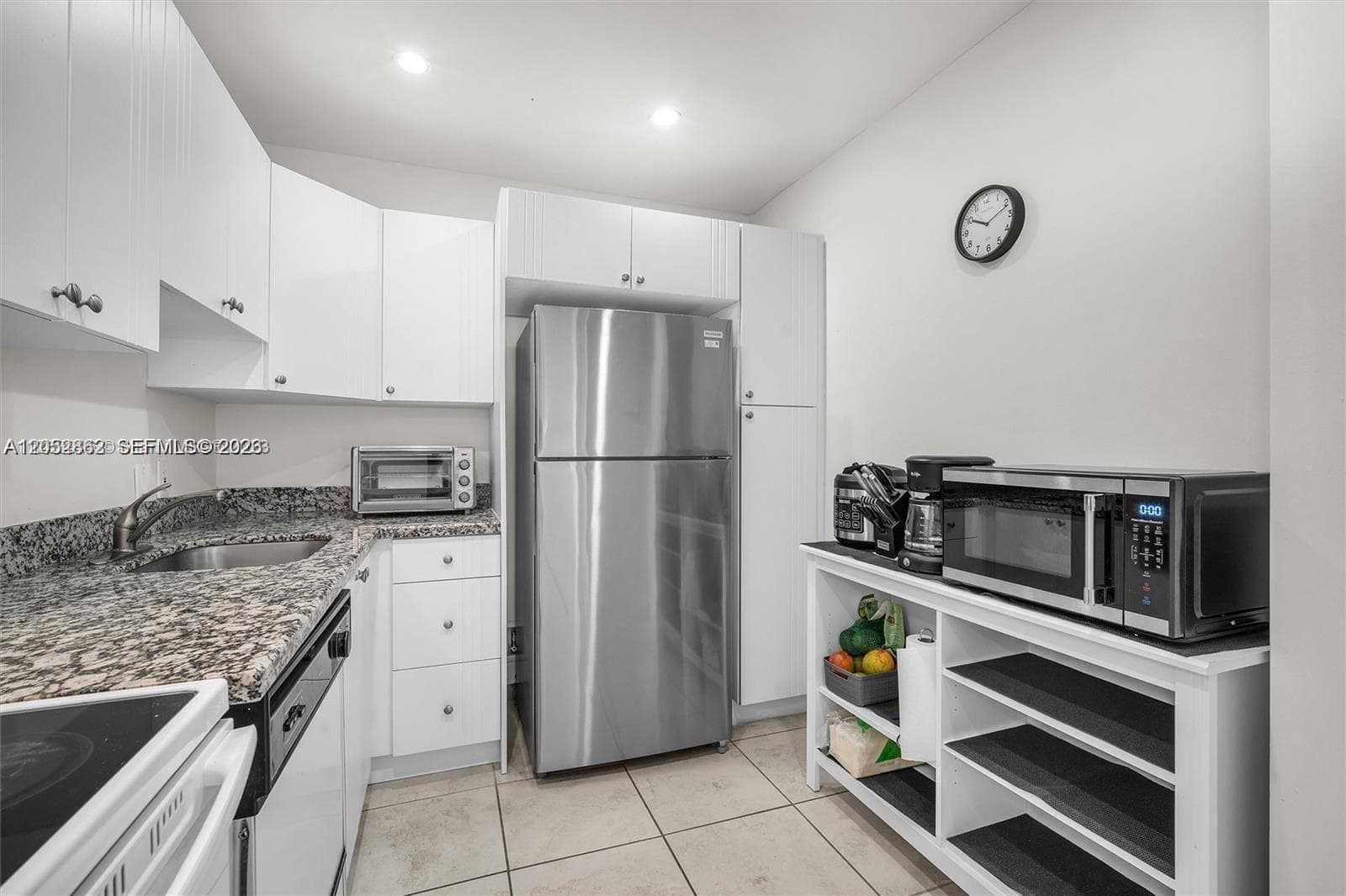 3625 N Country Club Dr PH2 photo 6