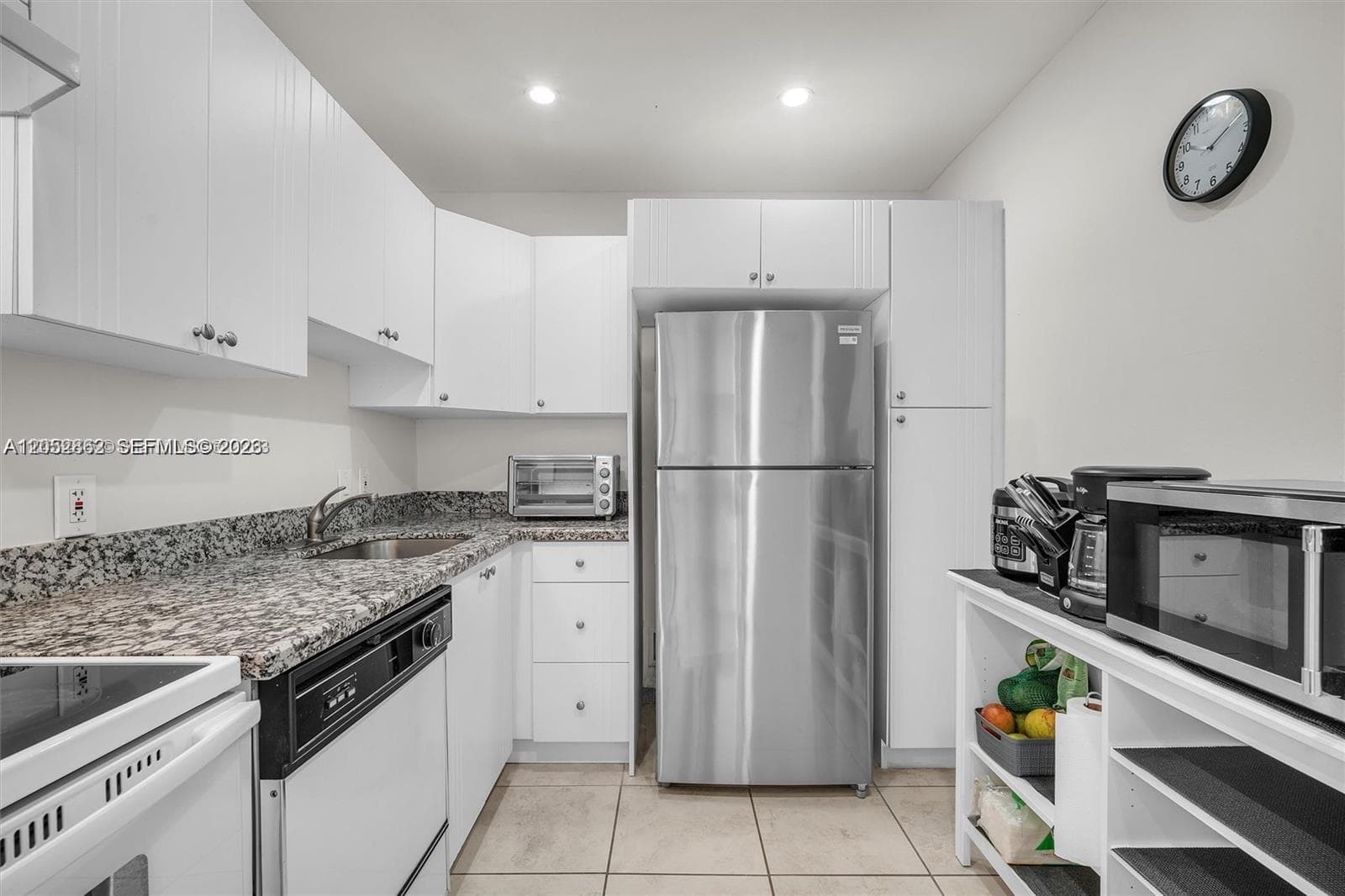 3625 N Country Club Dr PH2 photo 5