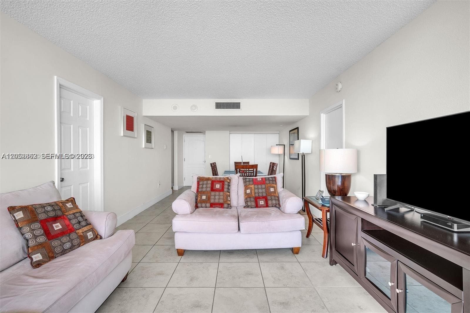 3625 N Country Club Dr PH2 photo 4